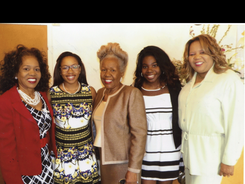 FAMILY WORSHIPS TOGETHER ON EASTER SUNDAY 