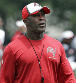 Smith Leads Bucs’ Voluntary Minicamp