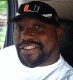 Warren Sapp Flooded With Bankruptcy Insults For Stiffing Waitress On Tip