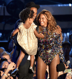 The Queen Ruled: Beyonce Wins 4 MTV Awards