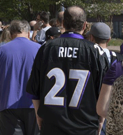 Estimated 7,000 Fans Trade In Ray Rice Jerseys