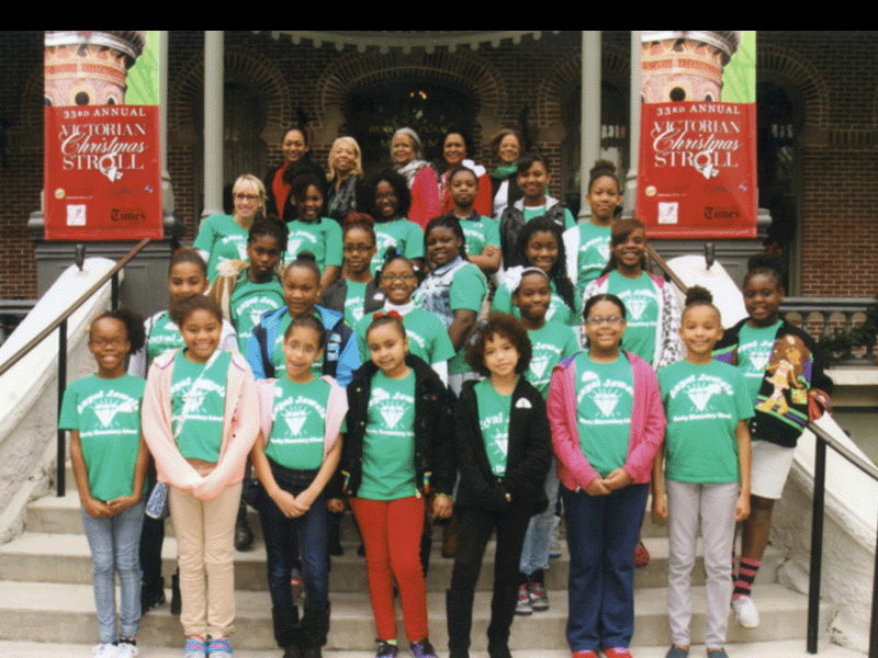 THE TAMPA CHAPTER OF THE LINKS, INC. ACCOMPANY ROYAL JEWELS ON VICTORIA STROLL