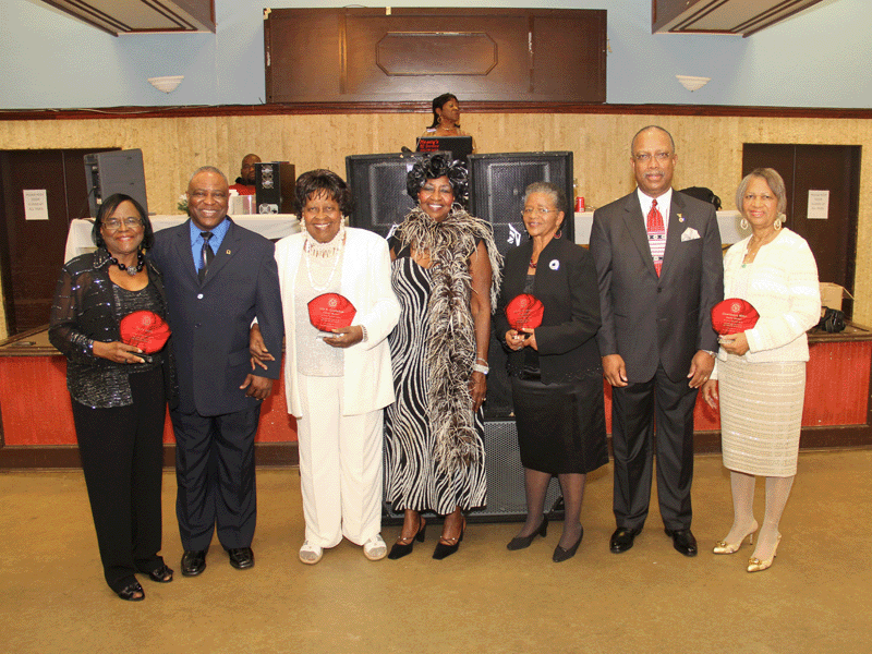 CHARMETTES HONOR SILVER SAGE MEMBERS DURING HOLIDAY EVENT