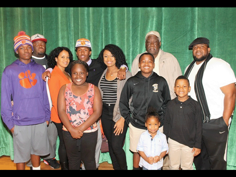 GUY TROPH AWARD WINNER SIGNS LETTER OF INTENT WITH CLEMSON