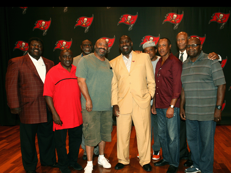 FORMER TEAMMATES JOIN DOUG WILLIAMS AT ‘RING OF HONOR’ ANNOUNCEMENT