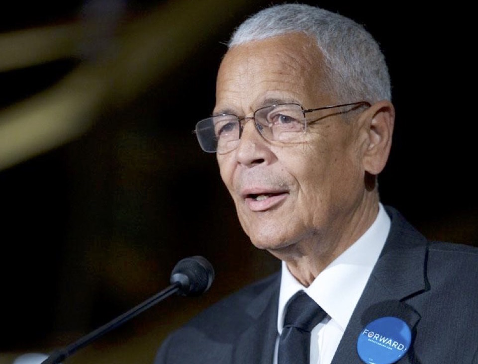 Civil Rights Icon, Julian Bond Dies