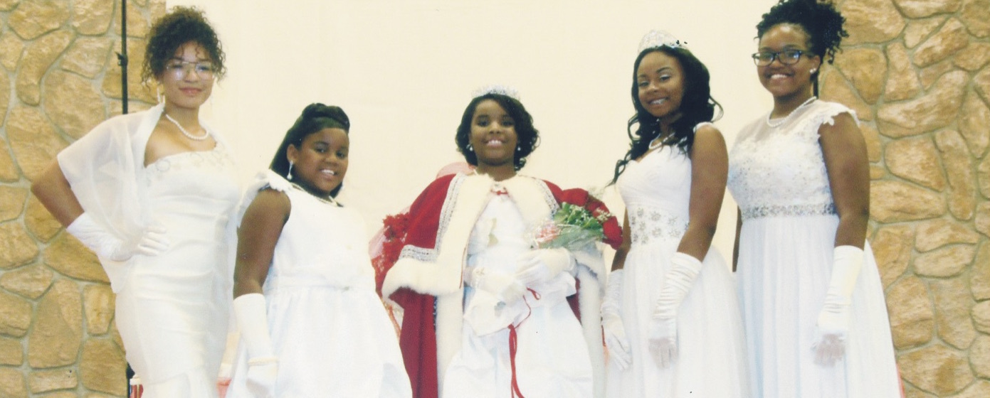 CHARMETTES CROWN NEW ‘MISS JUNIOR DEB’