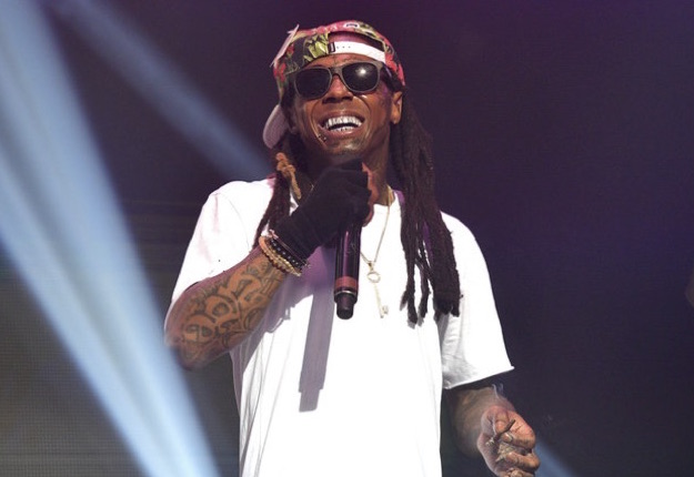 Lil Wayne Suffers Multiple Seizures; Jet Had To Land For Him To Be Hospitalized