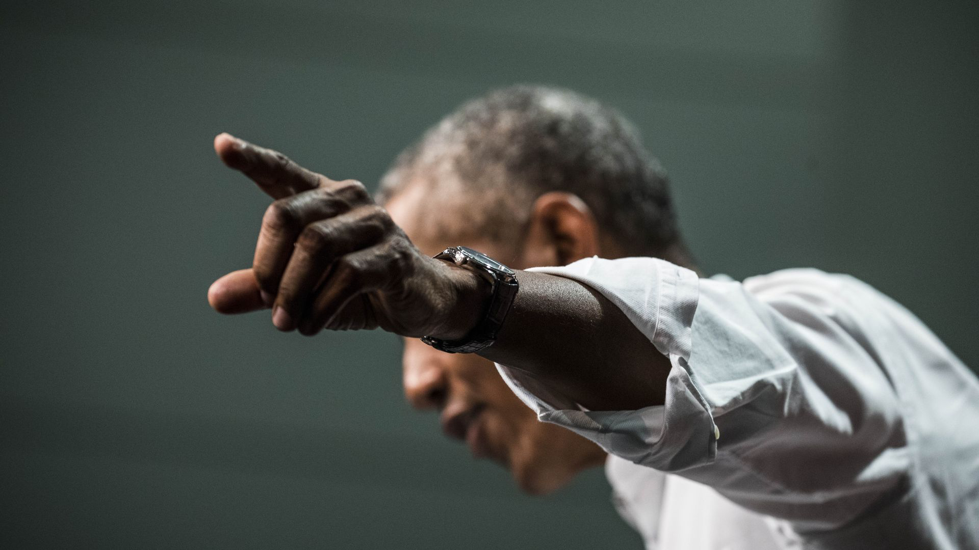 Obama and Trump compete for airtime ahead of midterms