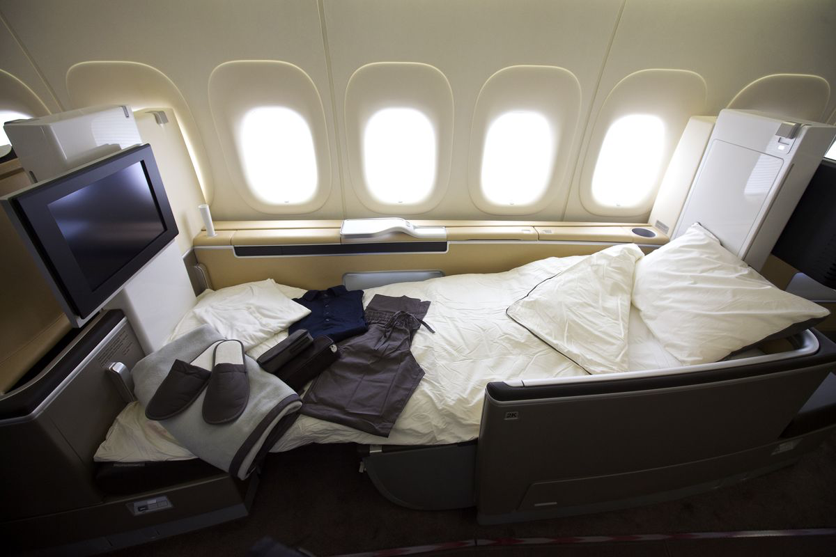 Airlines’ latest customer shakedown? Making you bid for a seat upgrade.