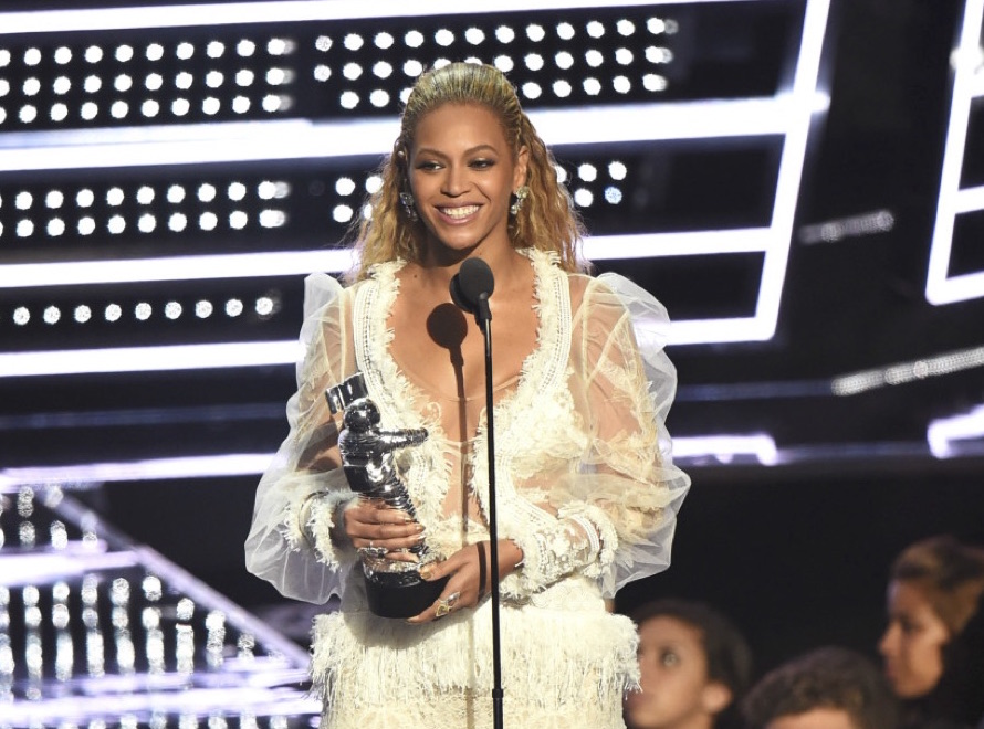 Beyonce’ Ordered  By Doctor To Rest Her Voice