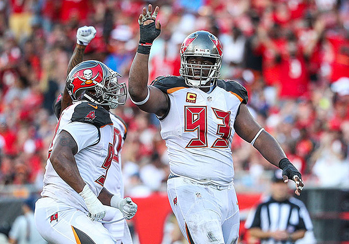 Gerald McCoy Leaves Game With Calf Injury