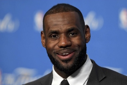 LeBron James Writes Op-Ed To Say Why He Is Supporting Hillary Clinton