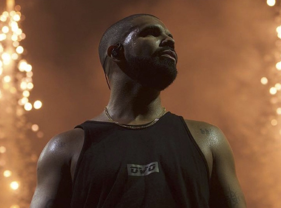 Drake Celebrates His 30th B-Day With Family And Friends