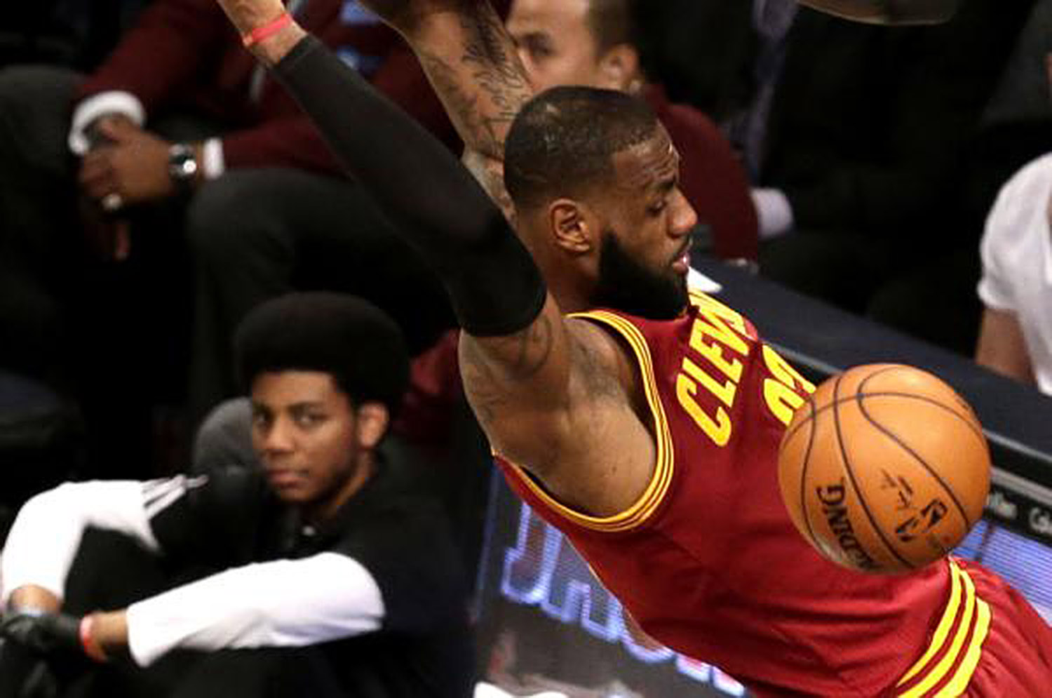 LeBron James Tops 28,000 Career Points In Cleveland Cavaliers' Win