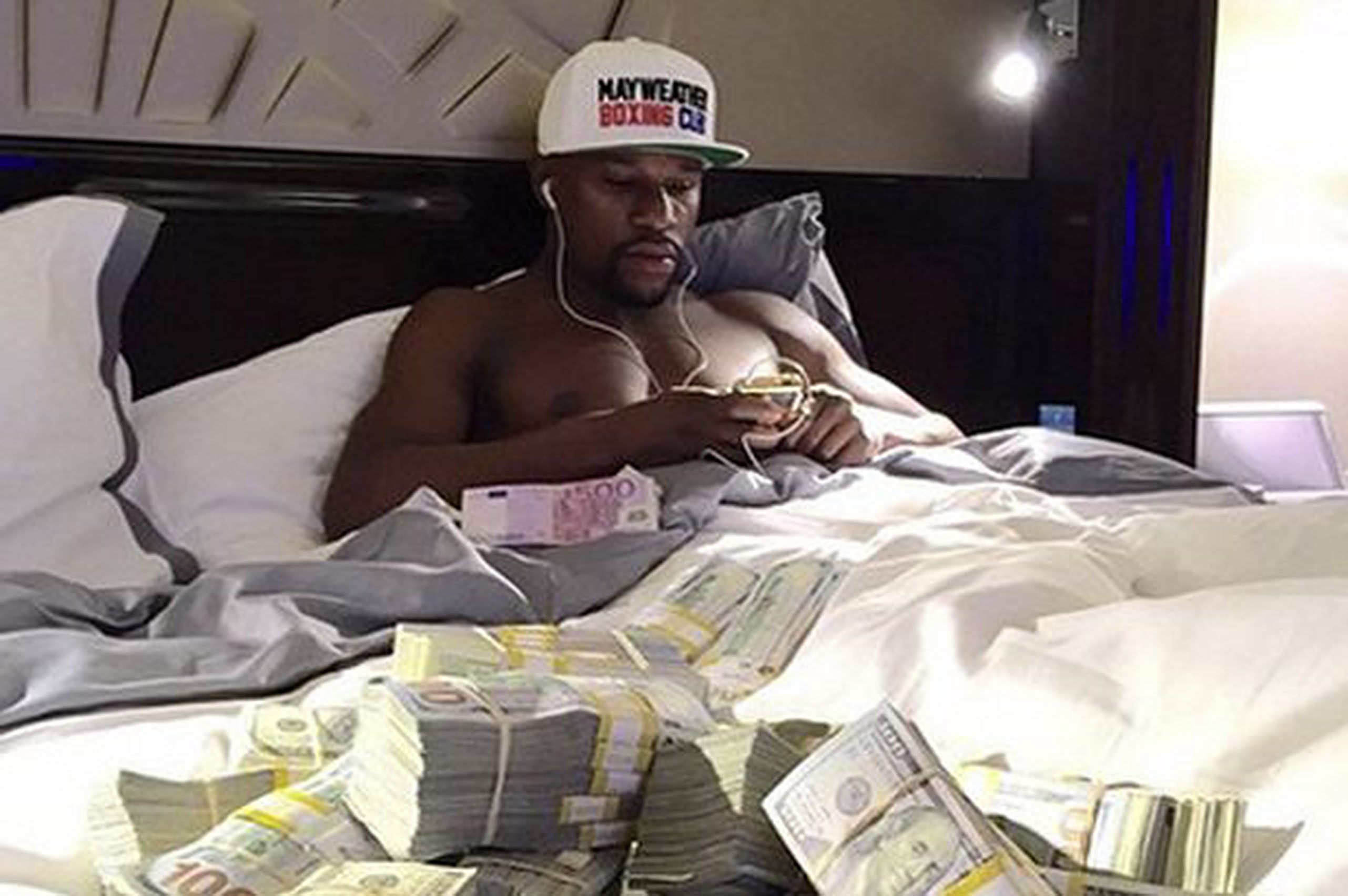 Floyd Mayweather Will Join Billionaire Athletes Club After McGregor Fight