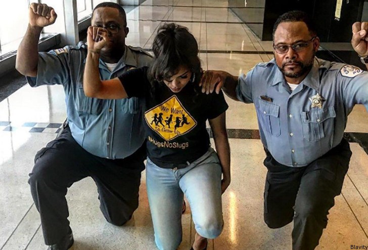 Chicago Police Officers Who Kneeled In Support To Be Reprimanded