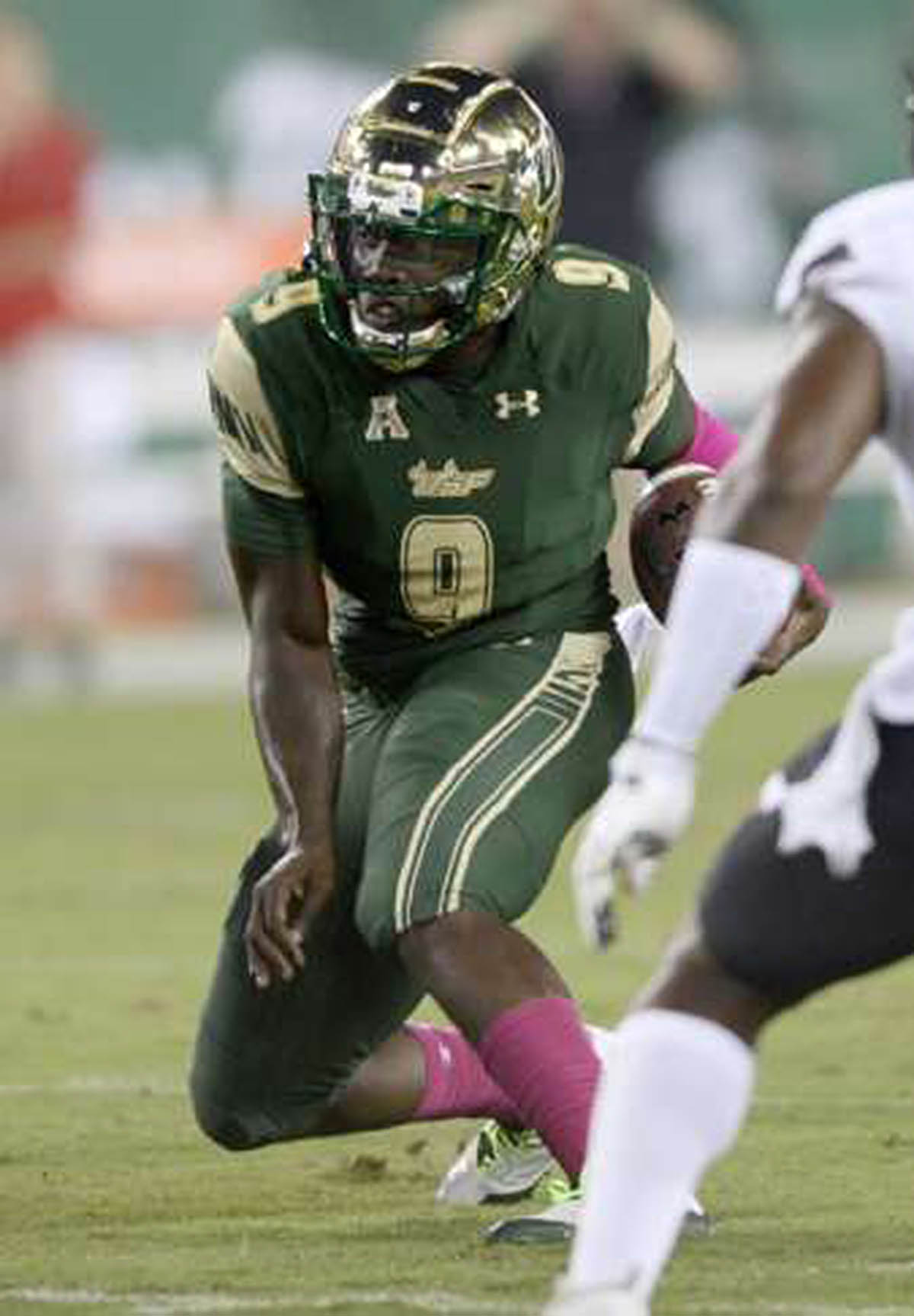 Flowers Leads USF Over Cincinnati 33-3; Homecoming Game Draws 38,000
