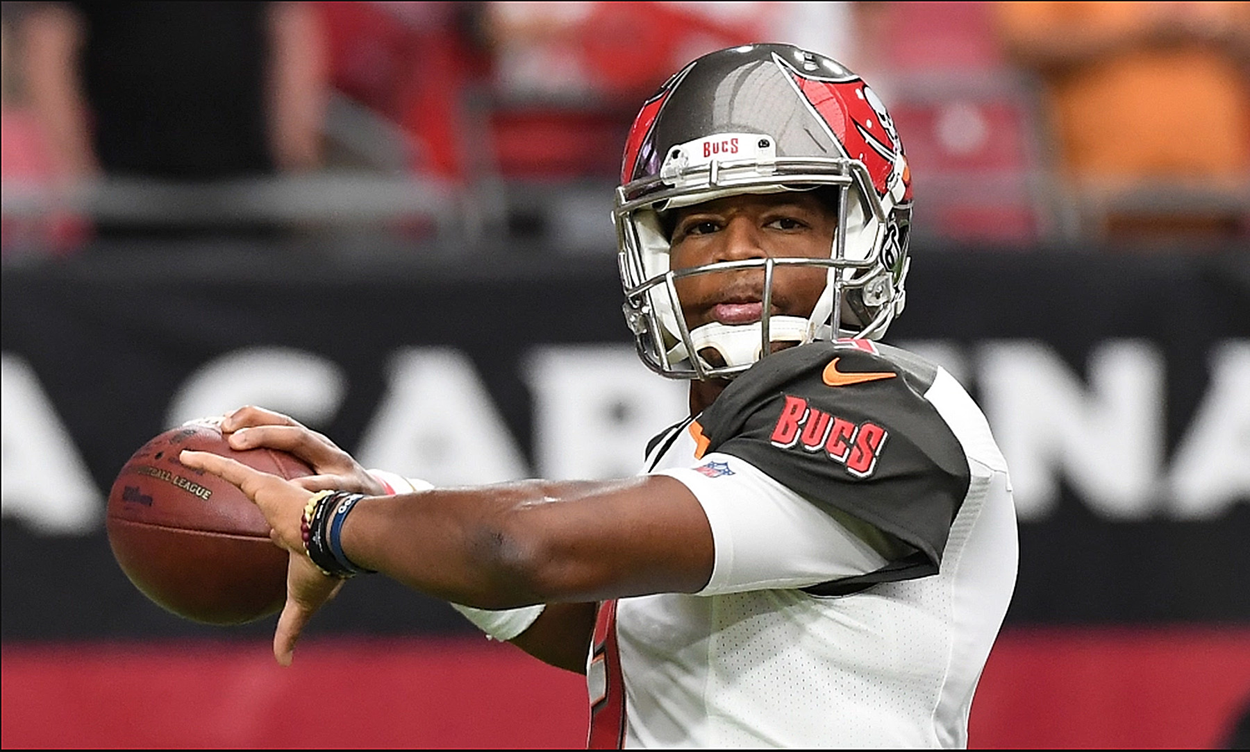 Jameis Winston (Shoulder) Leaves Early In Bucs' Loss