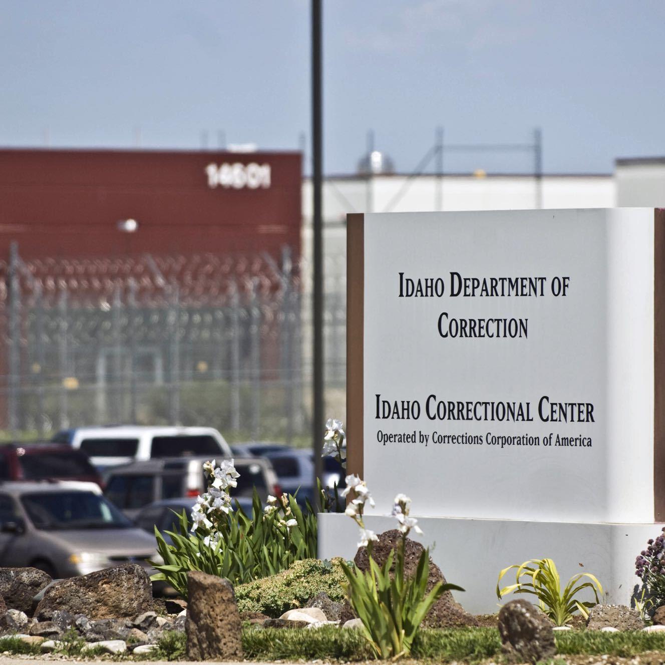 Trump Bonus: Feds To Use Private Prisons To Imprison Illegal Immigrants