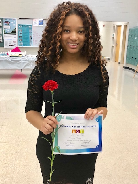 High School Student Gets Scholarship To  Attend Art And Design Summer Program