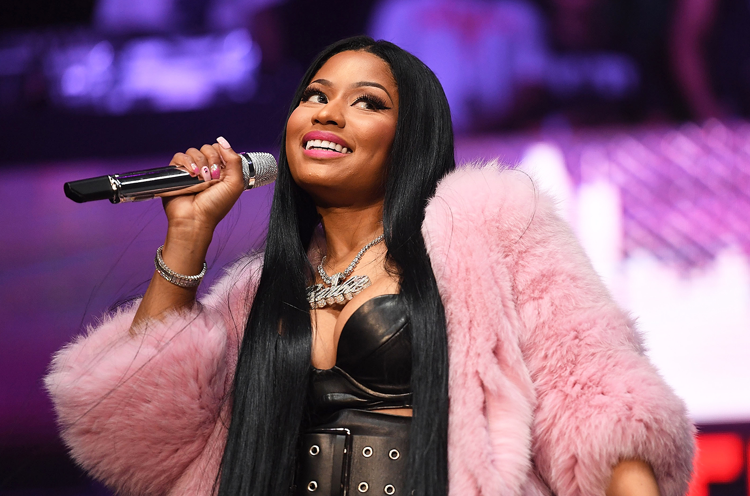 Nicki Minaj Shooting New Film With Tina Fey; To Appear Together Of ‘SNL’ Saturday