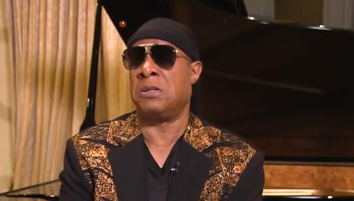 STEVIE WONDER GETS EMOTIONAL AND CRIES WHEN TALKING ABOUT ARETHA