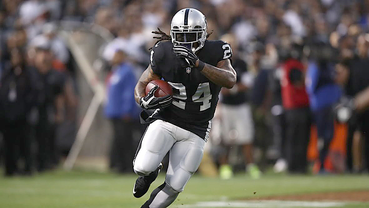 Oakland Raiders’ Marshawn Lynch Sits During National Anthem, Scores Touchdown