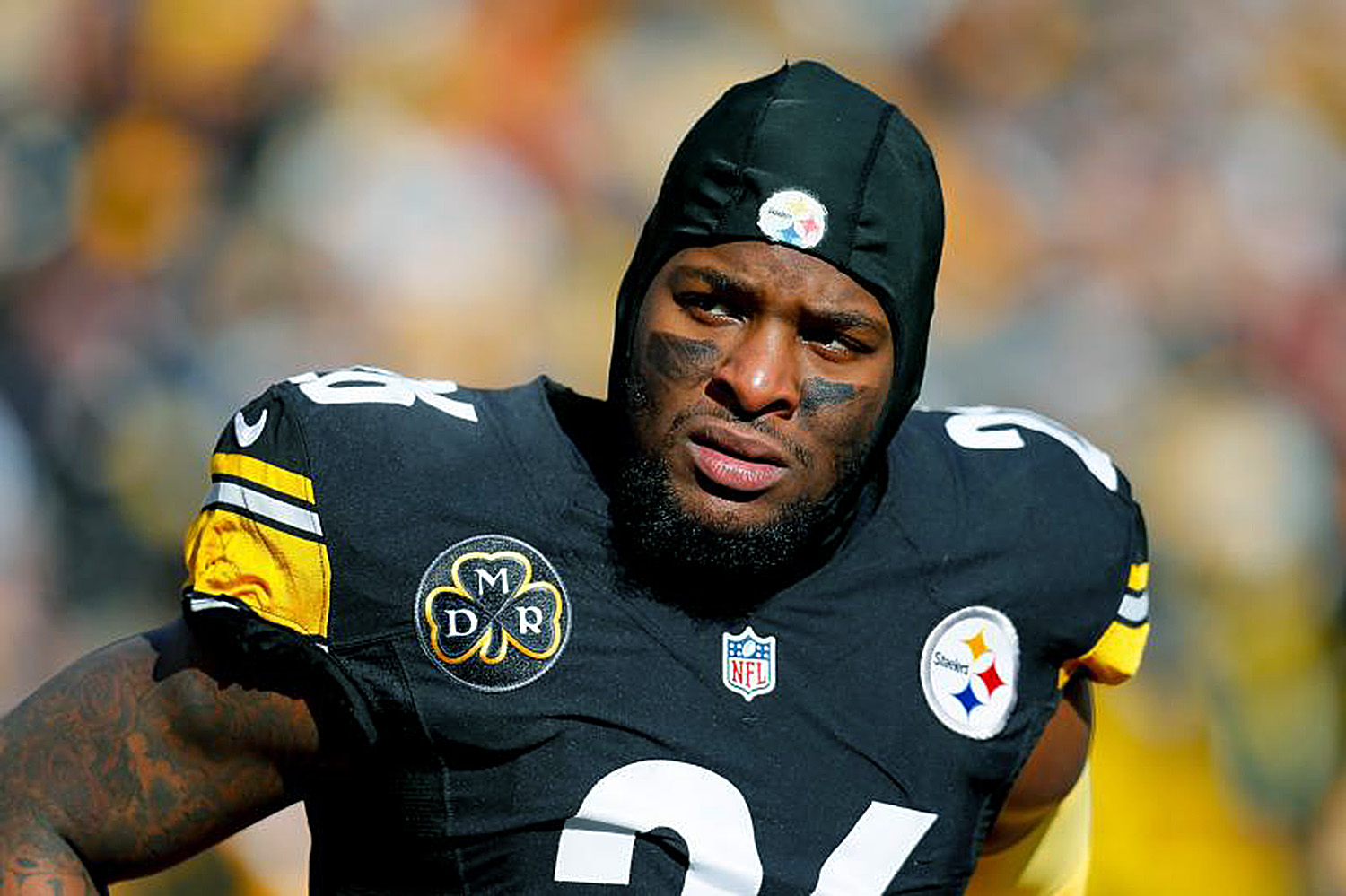 Steelers Pack Up Le'Veon Bell's Locker After Player Raid
