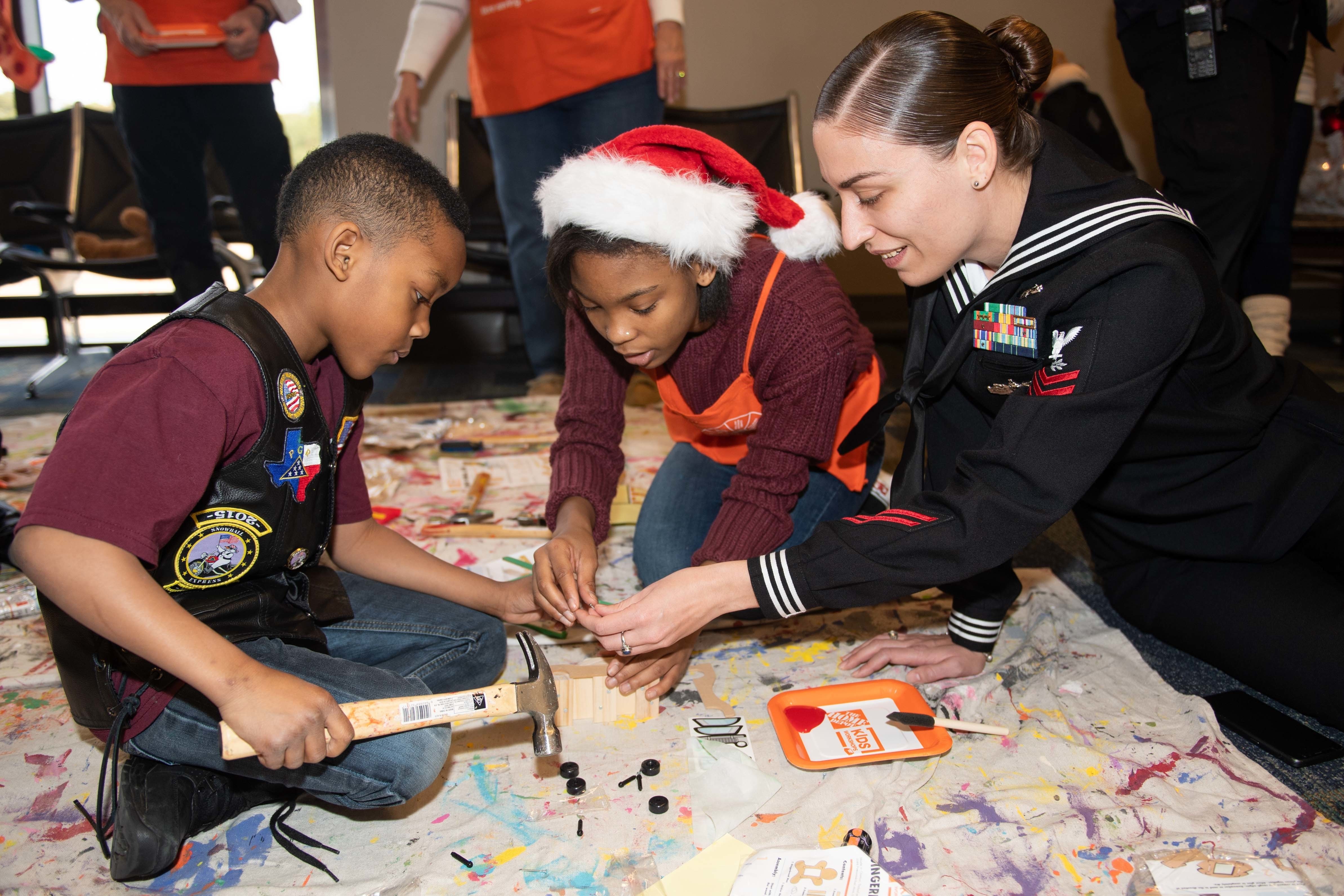 Tampa Native And Navy Sailor Volunteers For Gold Star Families