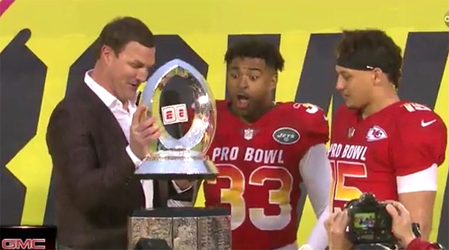 Jason Witten Breaks Patrick Mahomes, Jamal Adams' Pro Bowl MVP Trophy