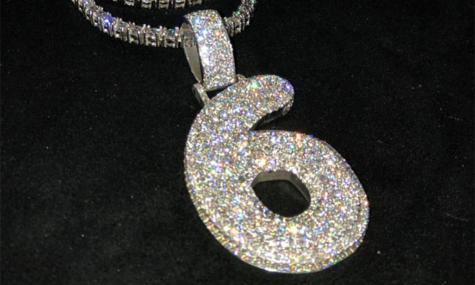 Lil Wayne Gifts Drake With Custom OVO "6" Chain