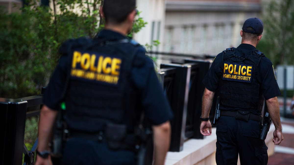 191223-shugerman-dhs-officer-tease_m3ifze