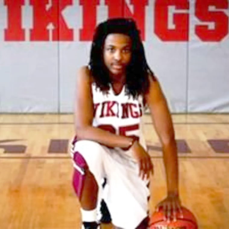220127-Kendrick-Johnson-snip-1X1-ac-433p-d38b09