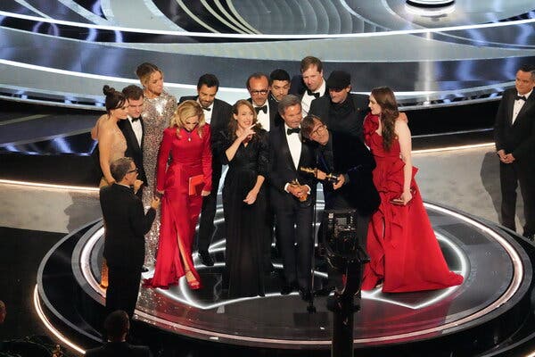 merlin_204628236_8cbc4dfa-28dd-4386-9300-3b22fb664960-articleLarge